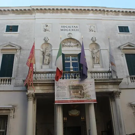 San Marco Fenice 3Bdr 2Bth Apartment-2